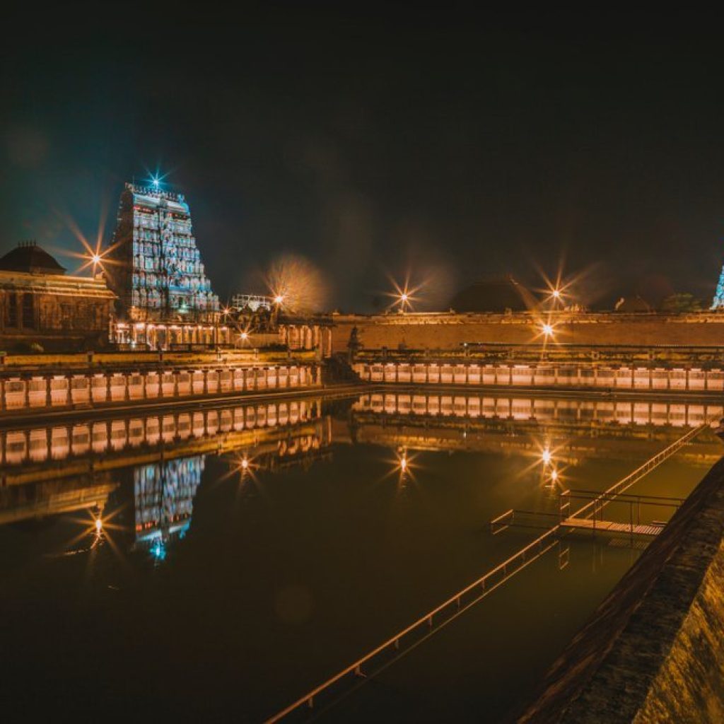 Great Living Chola Temples Tour from Thanjavur, Thanjavur Darasuram Gangaikonda Cholapuram tour, Chidambaram and Vaitheeswaran Koil day trip from Thanjavur, 2 day temple tour packages from Thanjavur, UNESCO heritage sites Tamil Nadu itinerary, Thanjavur taxi service for temple tour